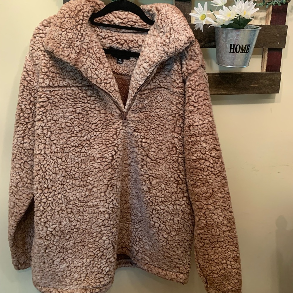 Fluffy pullover jacket